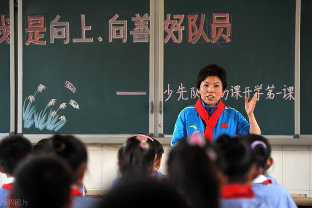 影片讲述男主维杰在家人犯下意外的罪行后，根据丰富的阅片经验和聪明才智，与女警长开启高智商对弈，实行一系列瞒天过海计划的故事